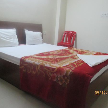 Sri Sai Ganesh Lodge Hyderabad Luaran gambar