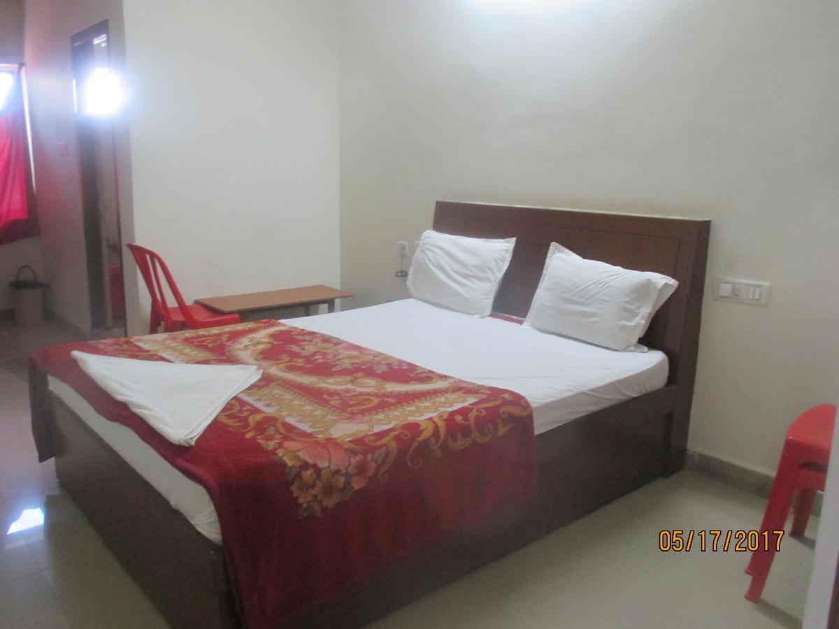 Sri Sai Ganesh Lodge Hyderabad Luaran gambar