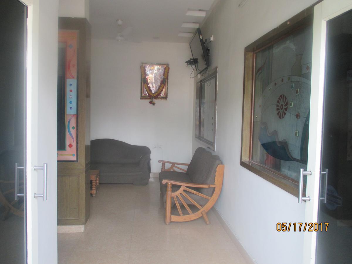 Sri Sai Ganesh Lodge Hyderabad Luaran gambar
